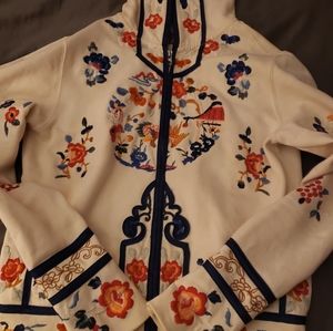 Embroidery sweatshirt